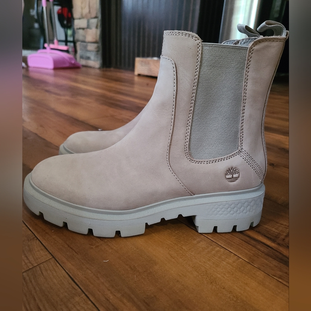 Timberland Women's Beige Chelsea Lug Boot - Picture 4 of 9